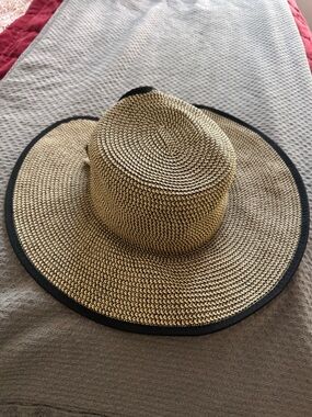 David and Young Woven Packable Sun Hat with Black Trim